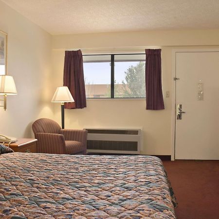 Days Inn By Wyndham Plainfield Exterior foto